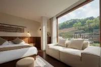 Sishi Four Seasons Homestay (Zhaoxing Dong Village)