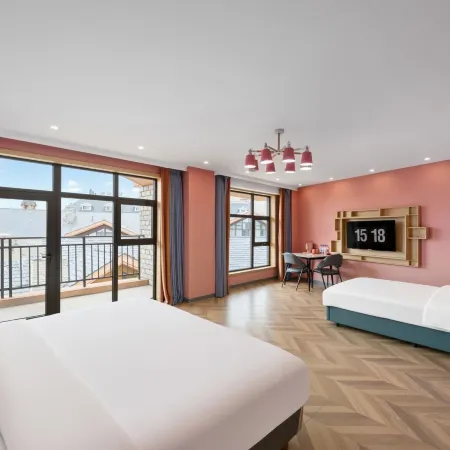 Floral Hotel · Shanyue Qiqiu Hotel