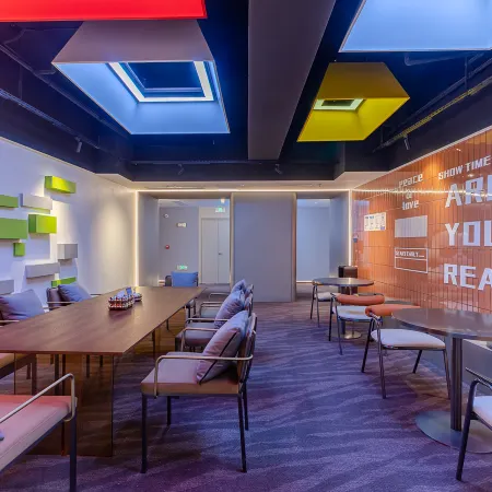 Lis Future Hotel (Zhengwuqu Swan Lake Wanda)