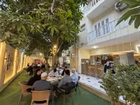埃及八方華人民宿（國際會展中心機場店） 赫利奧波利斯附近的飯店