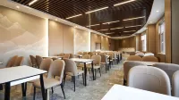 Rujia Fairyland Hotel (Lvliang Hongtai Plaza)