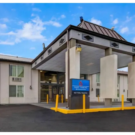 Motel 6 Indianapolis, IN Отели рядом с достопримечательностью «поле для гольфа Pleasant Run»
