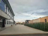 Wutaishan Hotel - parking