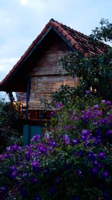 Queeny’s Farm Stay Wooden House - breakfast