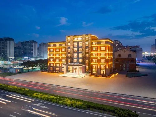 Homeinn Plus Hotel (Dalian Wafangdian Changxing Island Economic Zone) - parking