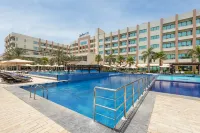 Radisson Blu Hotel and Resort, Sohar - Pools