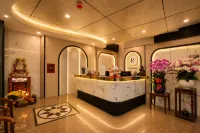 Red Sun Airport Saigon Hotel - Inns