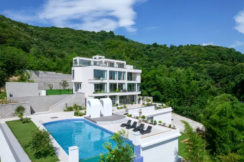 Moganshan Wangqiong · Ins Style Infinity Pool Boutique Stay (Yucun Square) - Pet Friendly