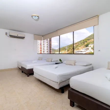 Hotel Axis Inn by GEH Suites