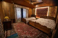 Iram Heritage group of Houseboat's - Kapal