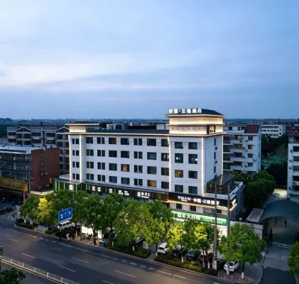 Huaya yunman hotel - parking