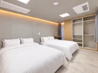 Jadore hostel ジョン食堂周辺のホテル