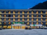 Urban Convenience Hotel (Li County Bipenggou Scenic Area Li Xiaolu Branch) โรงแรมในหลี่เซียน