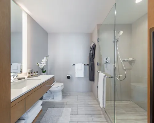 InterContinental Hotels LOS ANGELES DOWNTOWN by IHG Rooms Photos