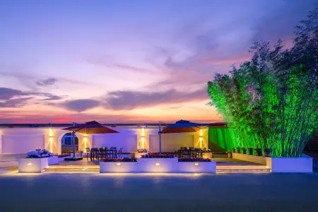 Beijing LanWan International Hotel (Capital Airport Xinguozhan Branch) Отели рядом с достопримечательностью «Song Gallery»