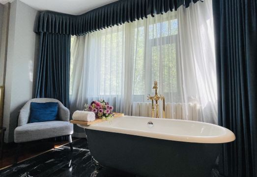 칭다오 바다관 징리 빌라 호텔