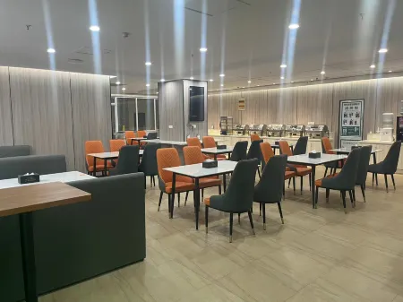 GreenTree Inn (Weihai Wendeng RT-Mart) Отели рядом с достопримечательностью «Aodaliya Kunshilan Occupation Technology (Nan'an) College Weihai Branch»