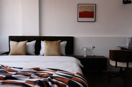 Homestay above wet market