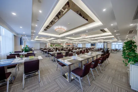 Gaodu Grand Hotel Отели рядом с достопримечательностью «Jincheng Ancient Academy»