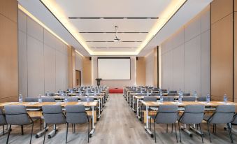 HUIZHOU MOMENT HOTEL