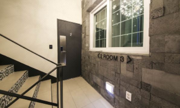 Backpackers in Yeosu