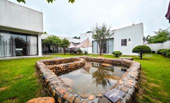 Yingde Jiqingli Xianhu · Yiluan Fenglu Hot Spring Resort Hotel