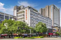 Xinlong Intelligent Hotel (Longyan Wanbao Plaza East Station) Hotels near Temple of the Queen of Heaven (Minyuan Road)