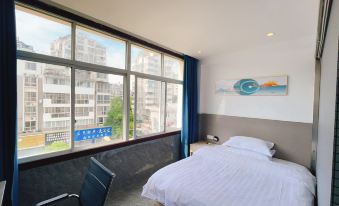 Fashion Business Hotel (Near Shangrao High-speed Railway Station)