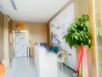 Shengyuan Holiday Hotel (Biyang Baijia Shopping Plaza) Hotels in Biyang