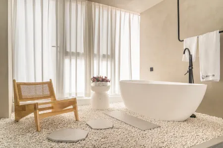 Seaside Serenity·Mountain View Luxury Retreat at Lao Mountain Scenic Area