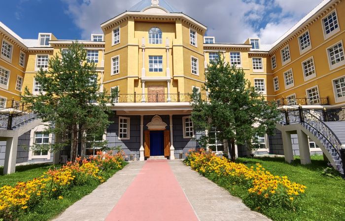 Ya'oulong Castle Hotel