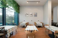 Guigang Railway Station UEASY Hotel Hotels in Guigang