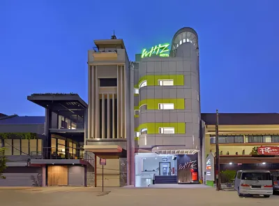 Whiz Hotel Falatehan Jakarta Hotel di Blok M