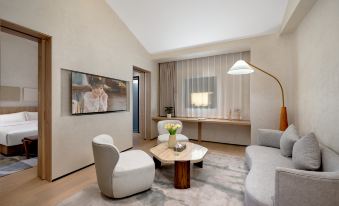 Xichang Solowandering Holiday Hotel