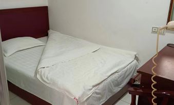 West Railway Station Hotel (Ruichang West Railway Station)