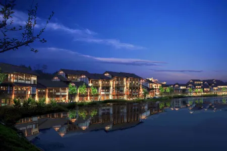 Grand House Chongqing Отели рядом с достопримечательностью «Dazu Stone Carving Baoding Mountain Scenic Area - Guiding Service Hall»