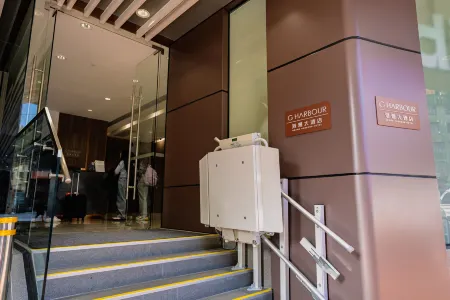 Grand Harbour Hotel