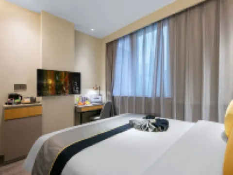 Homeinn Selected Hotel (Huzhou Aishan Yintai City Yishang Street) Hotels near Yishang Street