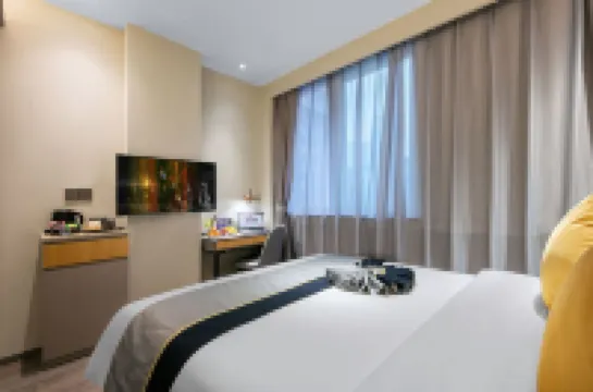 Homeinn Selected Hotel (Huzhou Aishan Yintai City Yishang Street) Hotels near Tiefo Buddhist Temple