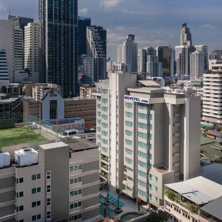 Novotel Living Bangkok Sukhumvit Legacy Отели рядом с достопримечательностью «Асок»
