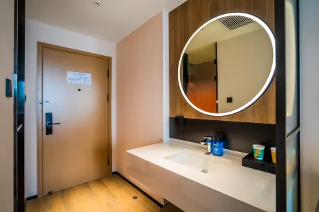 Ni Hao Hotel (Urumqi Xidaqiao Hongshan Park)