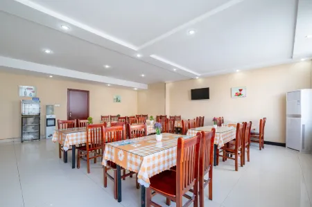 GreenTree Inn Express Hotel (Lishui Angel Flower Garden) Отели рядом с достопримечательностью «Heavenly Kingdom Scenic Area»