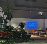 โรงแรมฮอลิเดย์ อินน์ คาเฟ่ - ที่มีฟิตเนส