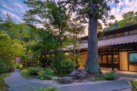 Arimasansoh Goshobessho Отели рядом с достопримечательностью «Uroko no le»