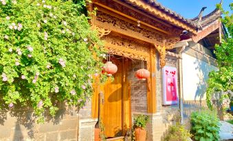 Cherry Hostel (Lijiang Yulong Baisha Ancient Town)