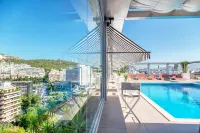 Divani Caravel - Luxury