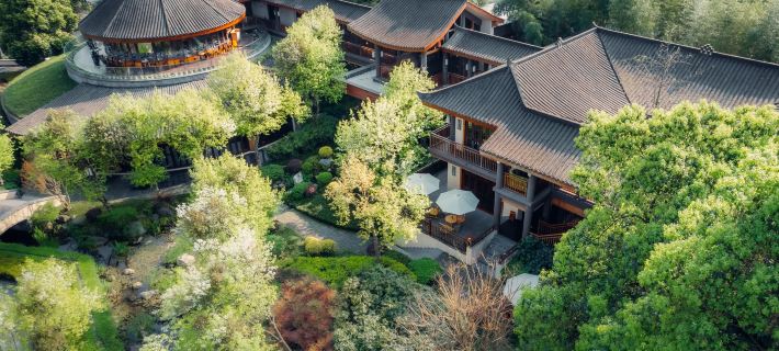 青城山シックス センシズホテル 都江堰のホテル