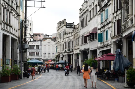 Jiajie Hotel (Haikou Qilou Old Street) Отели рядом с достопримечательностью «Haidian Port»