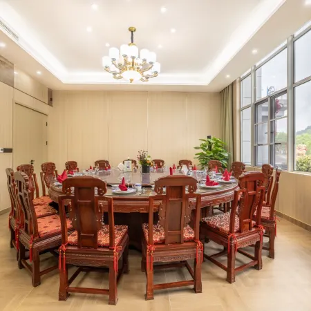 Jing'an Jiuling Yifeng Hotel