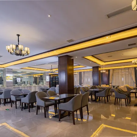 Yuecheng Hotel (Lichuan Tenglong Cave Visitor Center Branch)